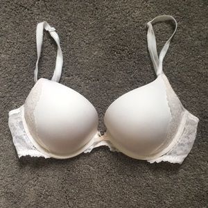 VS Lacey White Push-Up Bra